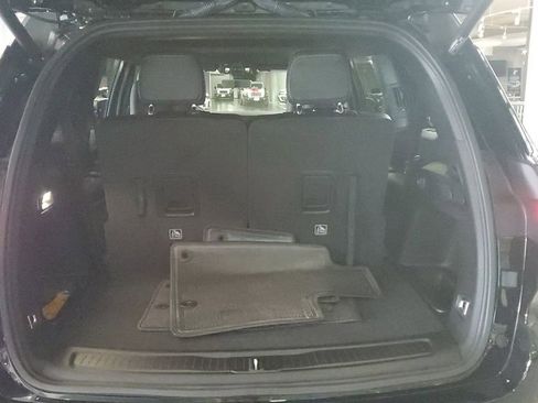 Used 2025 Jeep Grand Cherokee L Altitude image 9