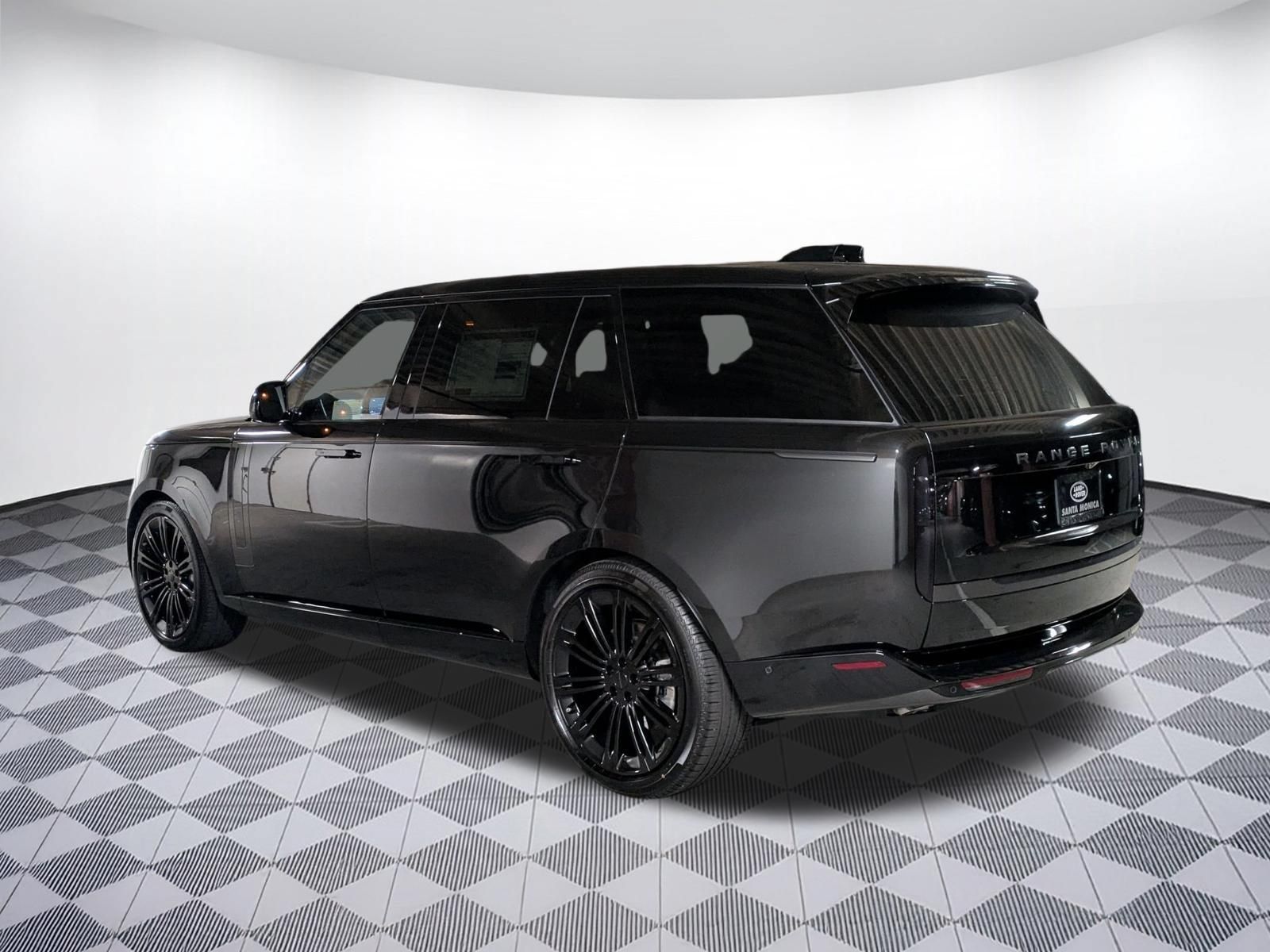 New 2026 Land Rover Range Rover Long Wheelbase SE AWD/4WD image 3