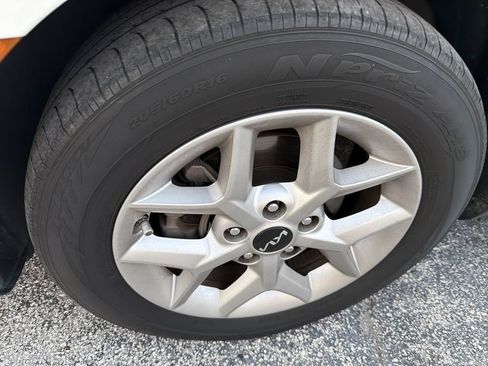 Certified 2023 Kia Soul LX w/ LX Technology Package FWD image 5