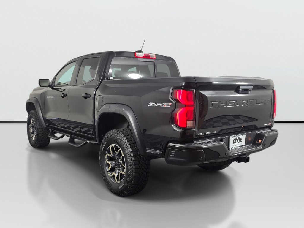 Used 2024 Chevrolet Colorado ZR2 w/ Technology Package AWD/4WD image 3