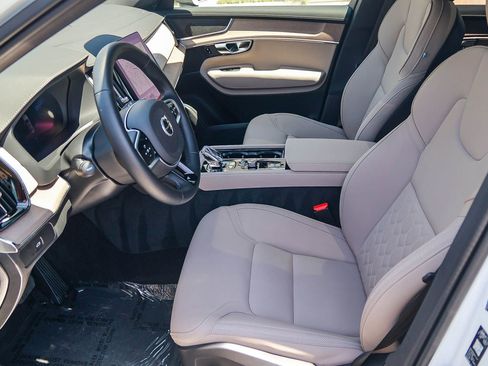 Certified 2026 Volvo XC90 B6 Plus AWD/4WD image 20