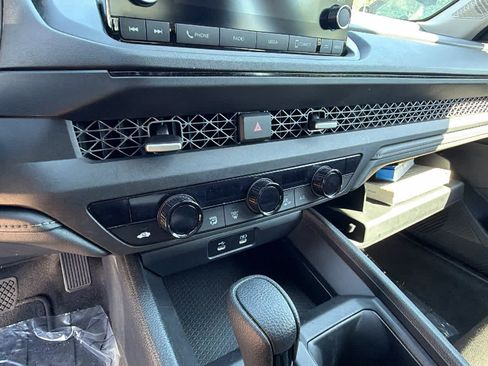 Used 2023 Honda Accord EX image 13