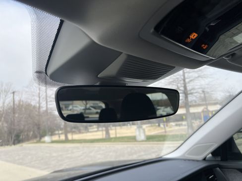 Used 2025 Volkswagen Tiguan S image 25