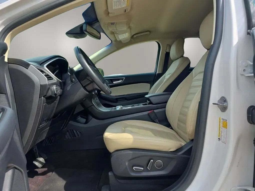 Used 2019 Ford Edge SEL w/ Equipment Group 201A FWD image 15