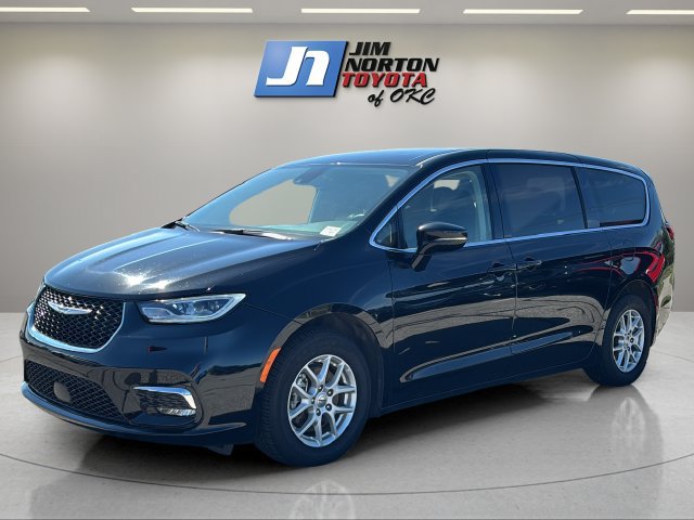 Used 2024 Chrysler Pacifica Touring-L FWD image 1
