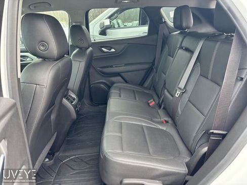 Used 2024 Chevrolet Blazer LT w/ Sound & Technology Package FWD image 11