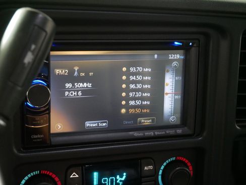 Used 2004 Chevrolet Avalanche 2500 w/ Preferred Equipment Group image 22