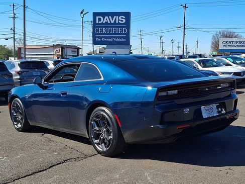 Used 2025 Dodge Charger R/T w/ Quick Order Package 25M R/T image 6