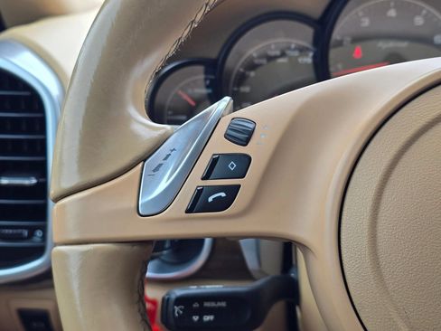 Used 2014 Porsche Cayenne S AWD/4WD image 23