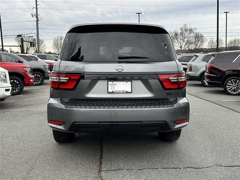 Certified 2023 Nissan Armada SL w/ Midnight Edition Package image 7
