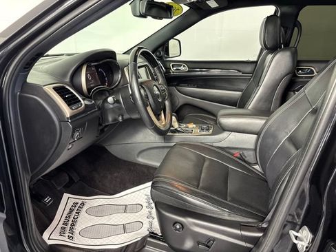 Used 2016 Jeep Grand Cherokee Overland AWD/4WD image 18