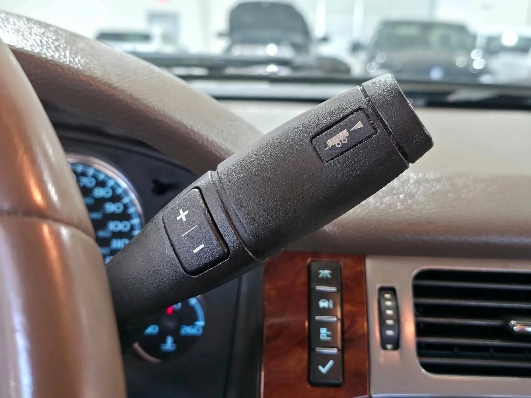 Used 2012 GMC Sierra 1500 SLT w/ SLT Convenience Package AWD/4WD image 26