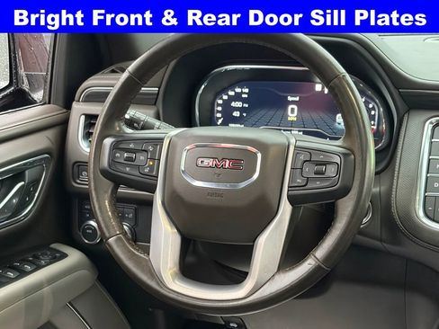 Used 2022 GMC Yukon SLT w/ SLT Premium Package image 16