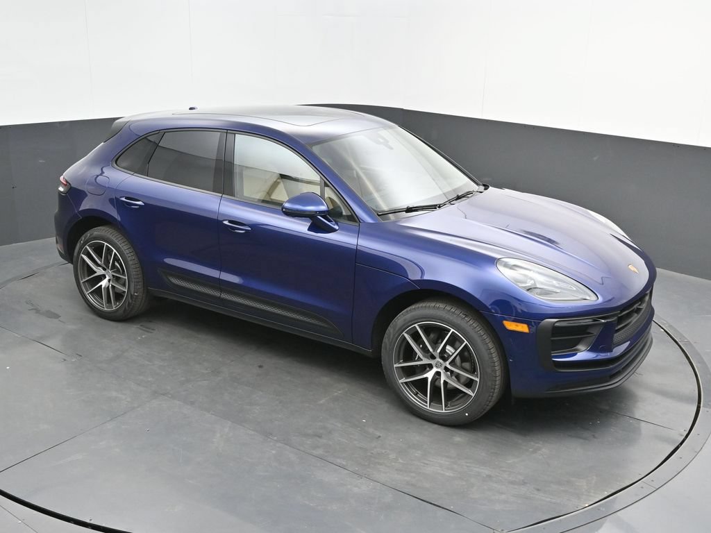Certified 2026 Porsche Macan AWD/4WD image 32