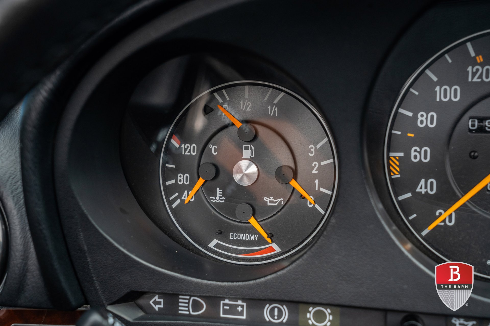 Used 1989 Mercedes-Benz 560 SL image 36
