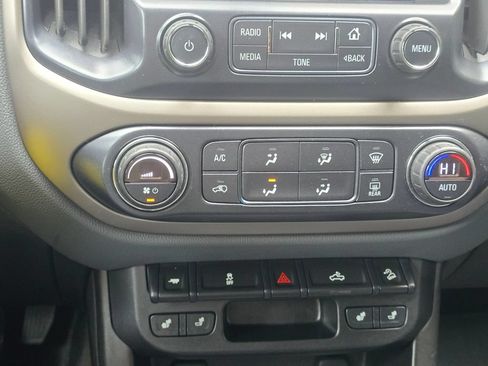Used 2017 Chevrolet Colorado Z71 AWD/4WD image 35