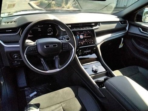 New 2025 Jeep Grand Cherokee Altitude w/ Trailer Tow Package image 16