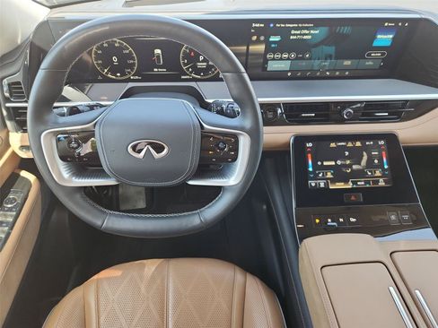 Used 2025 INFINITI QX80 Sensory AWD/4WD image 11