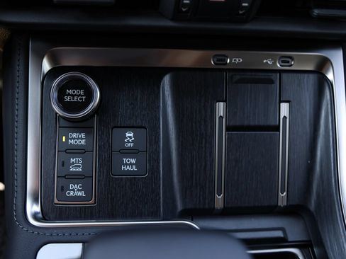 Used 2026 Lexus GX 550 AWD/4WD image 31
