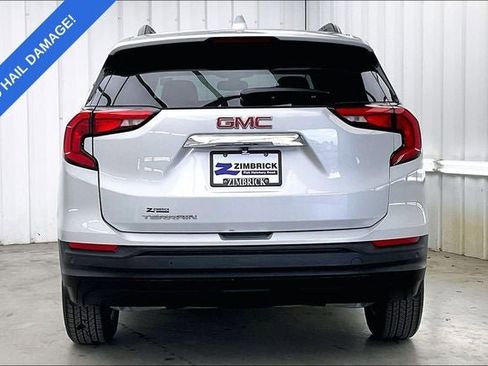 Used 2018 GMC Terrain SLE w/ Driver Convenience Package FWD image 4