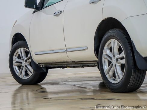 Used 2013 Nissan Rogue SV AWD/4WD image 11