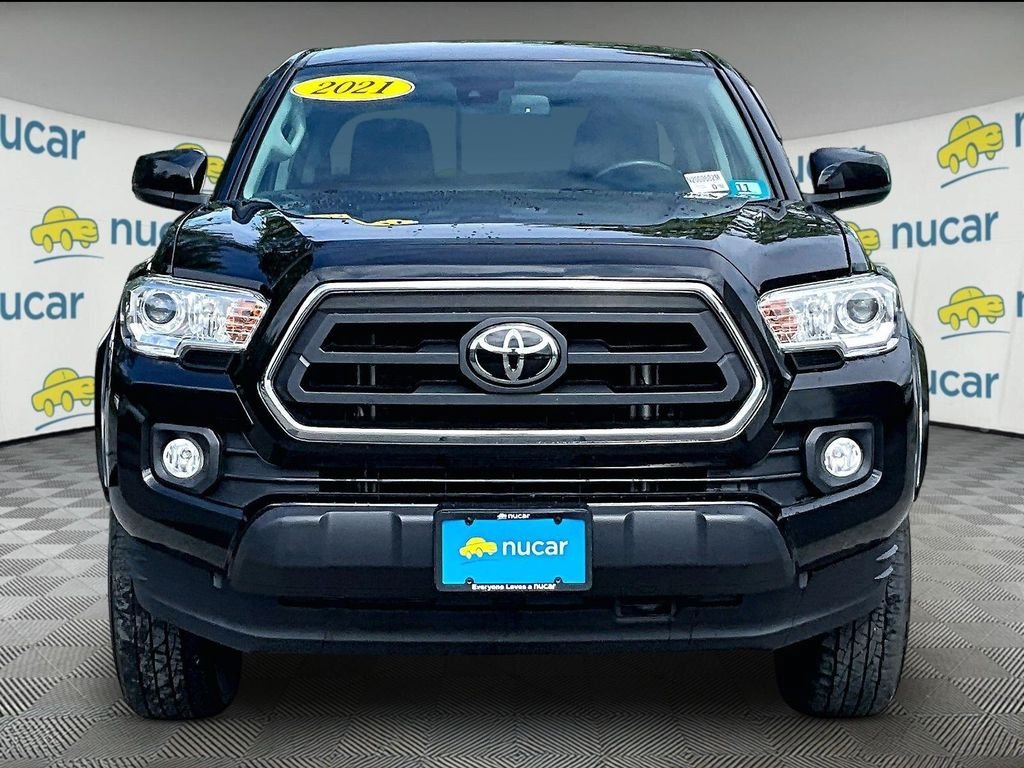 Certified 2021 Toyota Tacoma SR5 AWD/4WD image 2