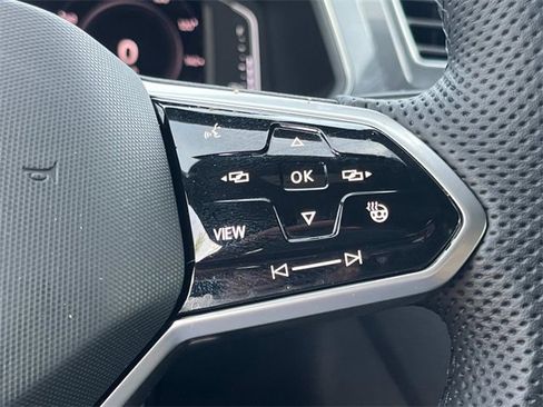 Used 2022 Volkswagen Tiguan SEL R-Line image 31