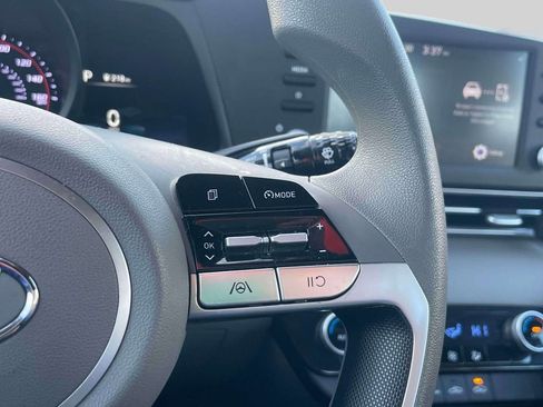 Certified 2023 Hyundai Elantra SEL image 21