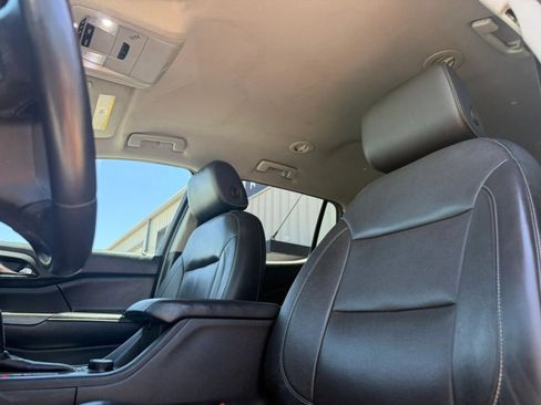 Used 2018 GMC Acadia SLT AWD/4WD image 32