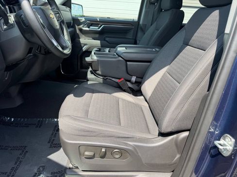 Used 2023 Chevrolet Silverado 1500 LT AWD/4WD image 27