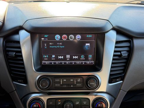 Used 2020 Chevrolet Suburban LT image 64