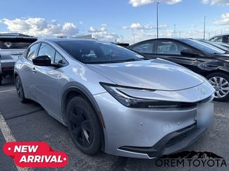 Used 2025 Toyota Prius LE FWD video 1