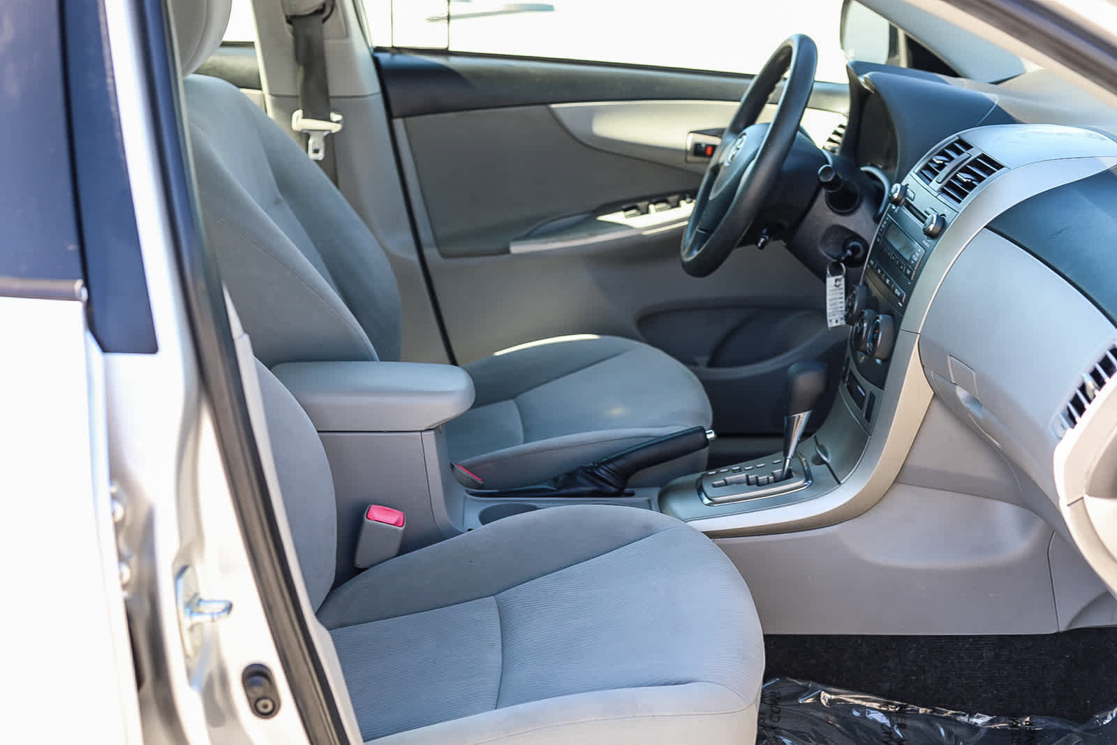 Used 2011 Toyota Corolla LE FWD image 16