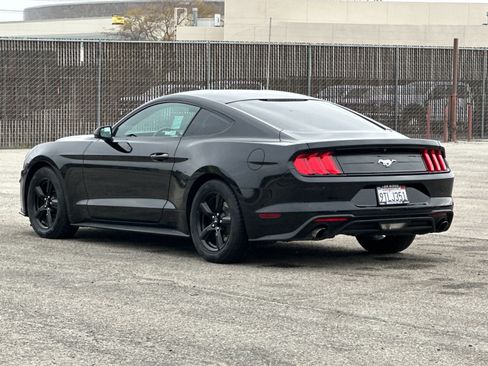 Certified 2018 Ford Mustang Coupe image 6