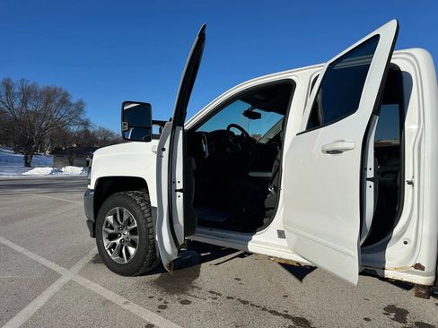 Used 2016 Chevrolet Silverado 1500 LT w/ Max Trailering Package image 9
