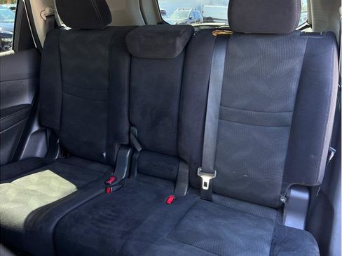 Used 2016 Nissan Rogue S FWD image 9