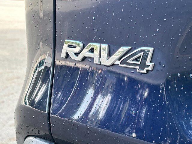 Used 2025 Toyota RAV4 XLE AWD/4WD image 5