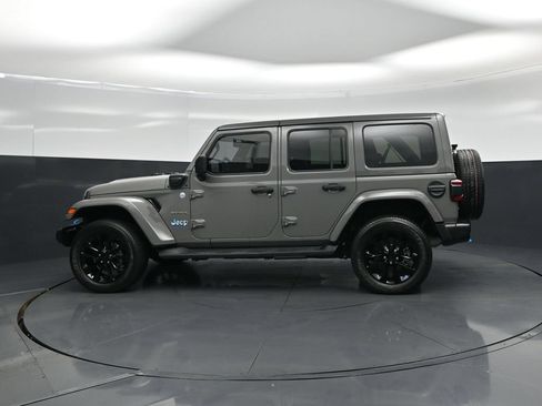 Used 2023 Jeep Wrangler Unlimited Sahara w/ Cold Weather Group AWD/4WD image 26