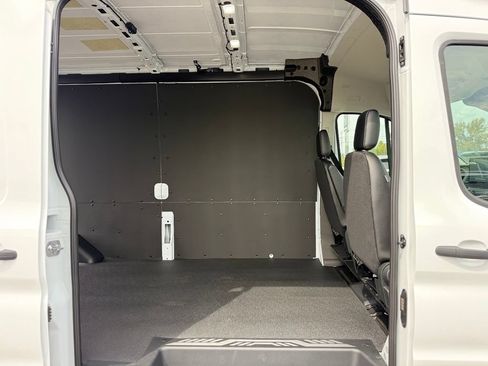 New 2026 Ford Transit 250 148 Medium Roof w/ Load Area Protection Package RWD image 24