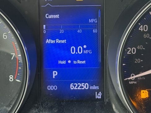 Used 2018 Toyota C-HR XLE image 17