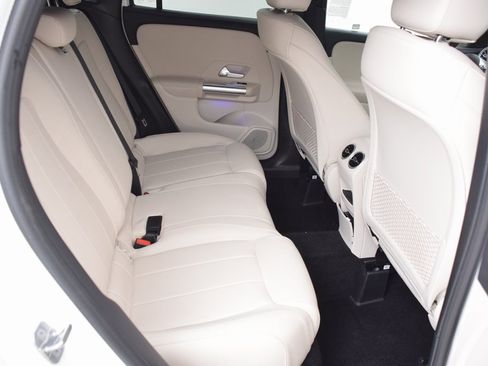 Certified 2025 Mercedes-Benz GLA 250 image 17