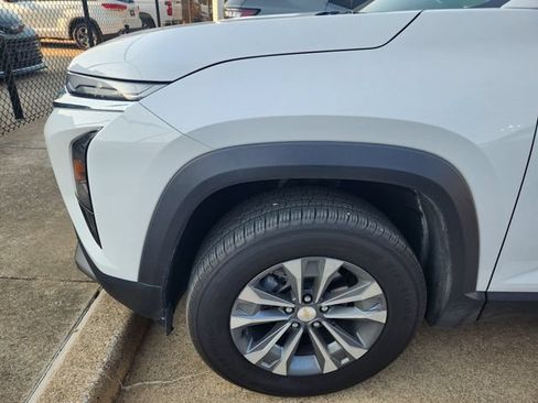Used 2026 Chevrolet Equinox LT FWD image 7