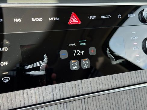 New 2026 Genesis GV80 2.5T Advanced image 37