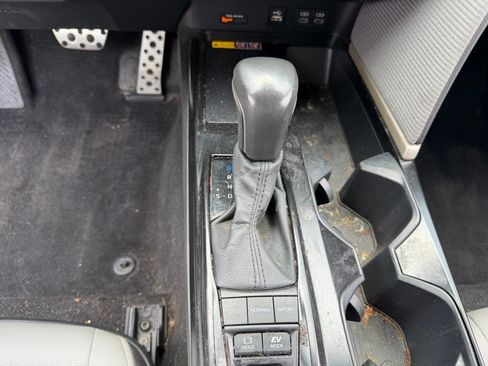 Used 2025 Toyota Camry SE w/ Convenience Package FWD image 29