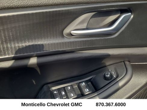 Used 2023 Jeep Grand Cherokee Laredo w/ Luxury Tech Group I AWD/4WD image 13