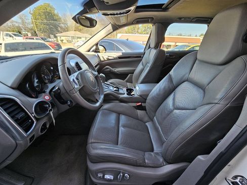 Used 2012 Porsche Cayenne AWD/4WD image 4