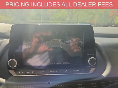 Used 2024 Nissan Rogue SV AWD/4WD image 8