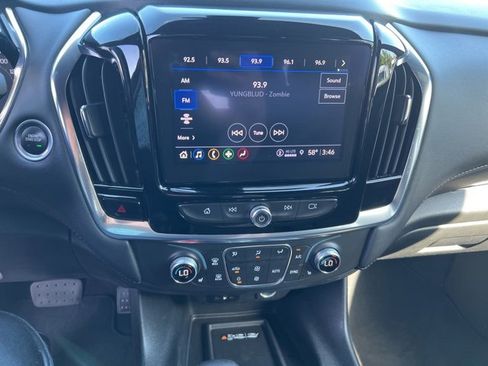 Used 2022 Chevrolet Traverse LT image 21