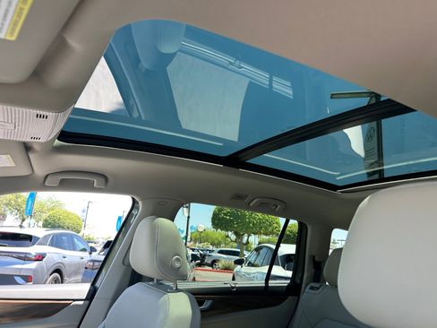 Used 2026 Volkswagen Atlas SE w/ Panoramic Sunroof Package FWD image 31