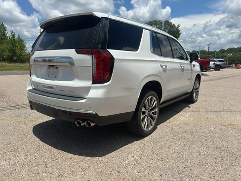 Used 2021 GMC Yukon Denali w/ Denali Premium Package RWD image 19